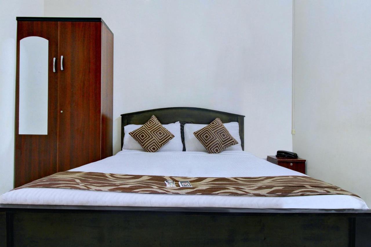 Oyo Flagship Luxe Residency Near Ecr